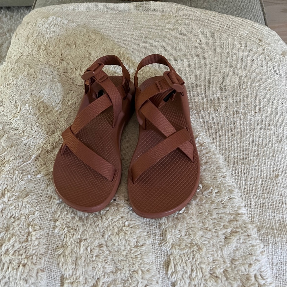 Size 7 Chacos!